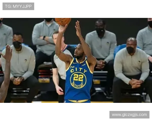 足球巨星的晚年生活与职业转型之路探秘